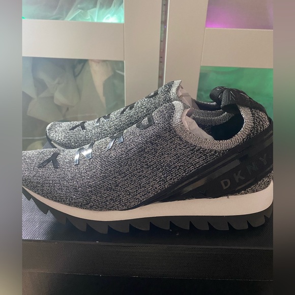 ❤️. DKNY BRAND NEW SOFT FABRIC GLITTERS SHOES by DKNY✅ - Picture 4 of 11